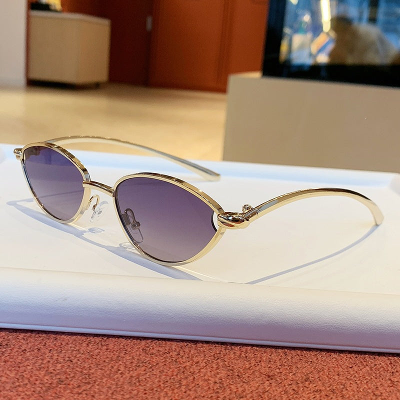 Women's designer sunglasses with elegant metal frame and protective lenses Kalsten