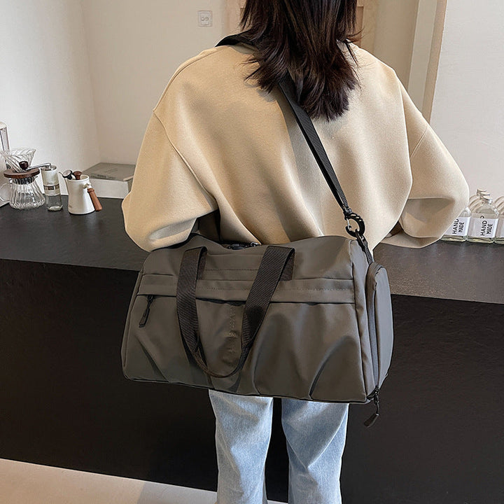 Sporty Duffel Bag with Versatile Carrying Options Kalsten