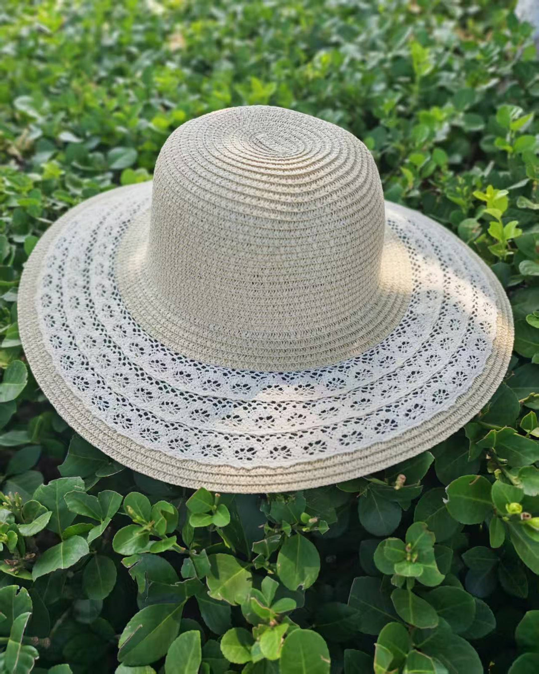 Sun hat with elegant crochet trim Kalsten