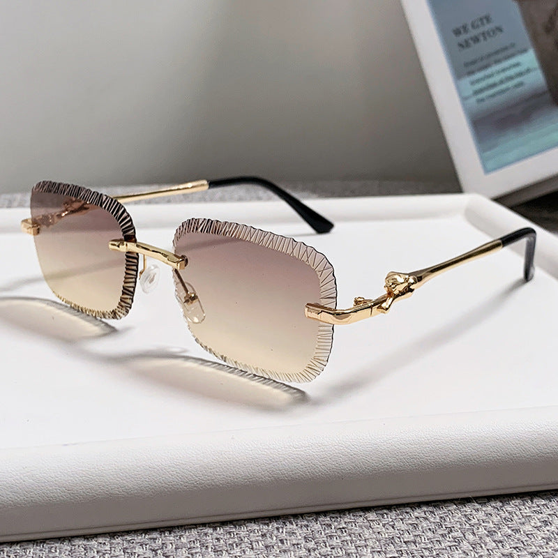 Women's fashionable sunglasses with textured frame and subtle gradient Kalsten