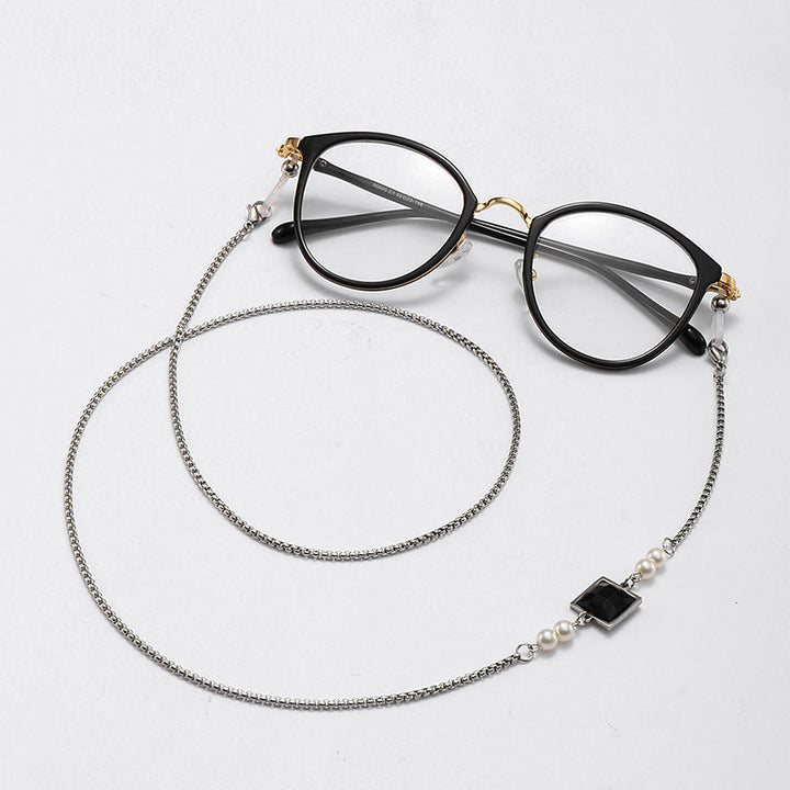Fashionable Eyewear Chain Kalsten