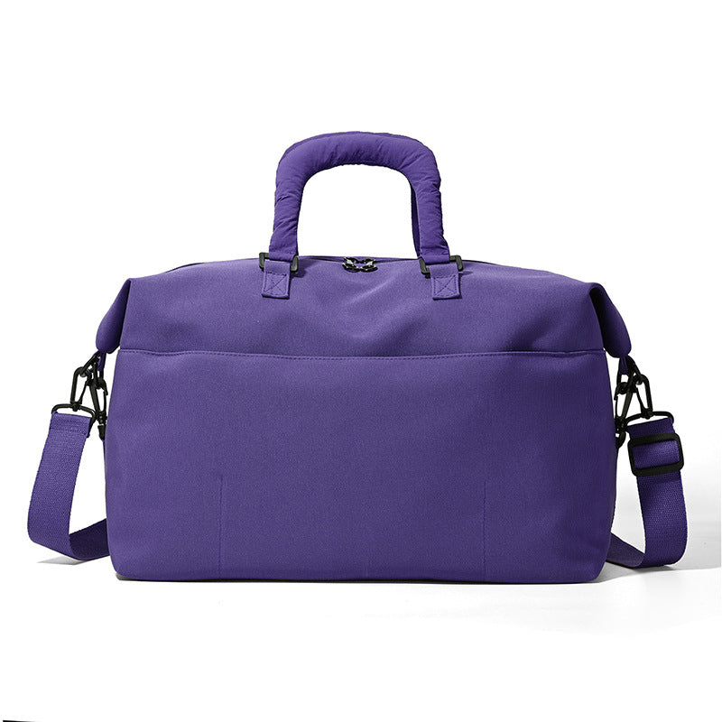 sporty travel bag with durable design Kalsten