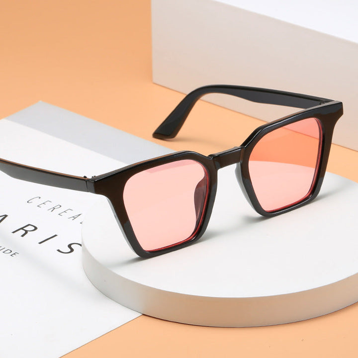 Women's square sunglasses with distinctive shield design and UV protection Kalsten