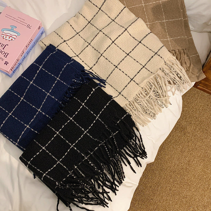 Cozy and Stylish Blanket with Fringes Kalsten