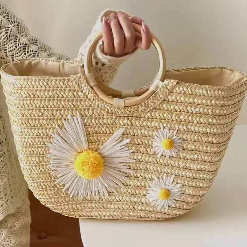 Stylish tote bag with floral accents Kalsten