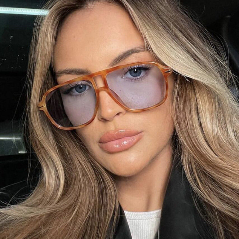 Ladies fashionable, square sunglasses with stylish frame Kalsten