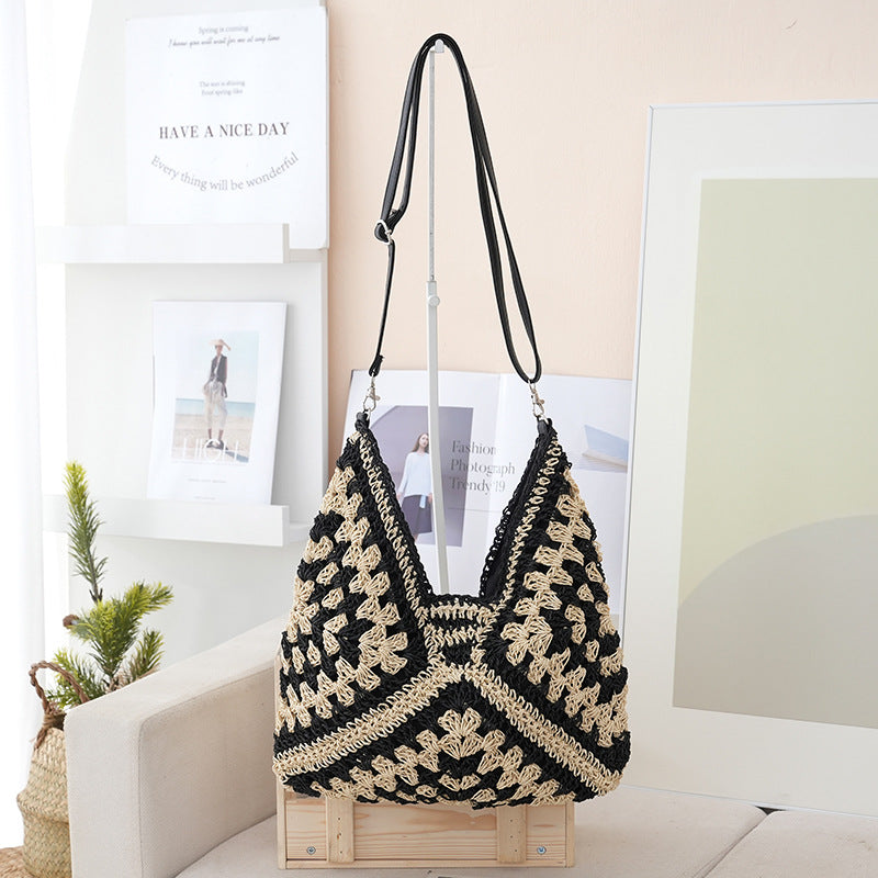 Handmade shoulder bag made from natural materials Kalsten