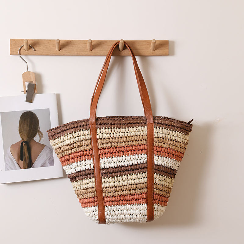 Braided straw tote bag with sturdy leather handles Kalsten