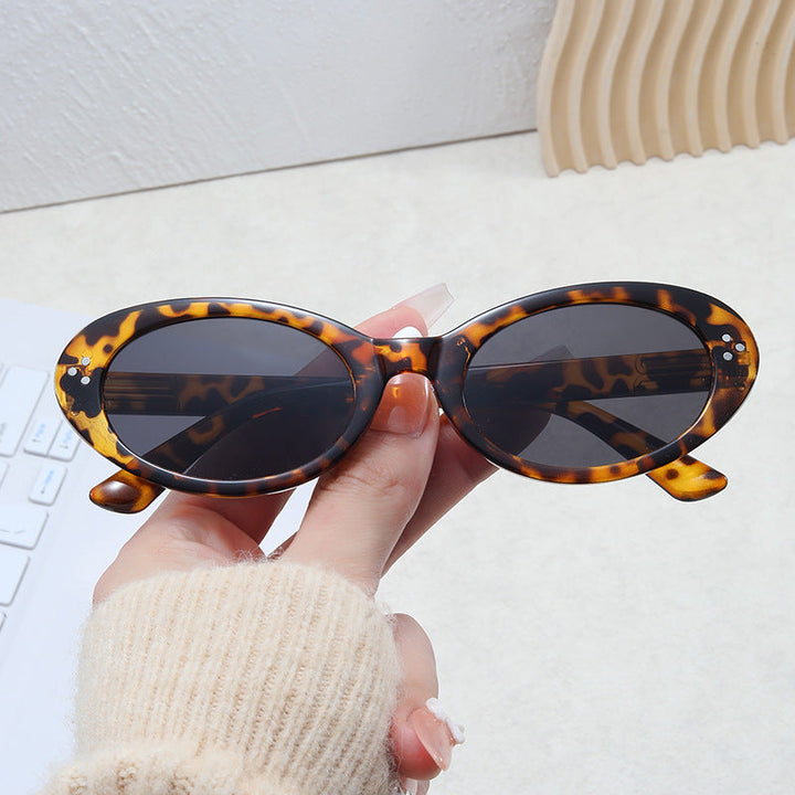 Ladies fashionable sunglasses in elegant oval design Kalsten