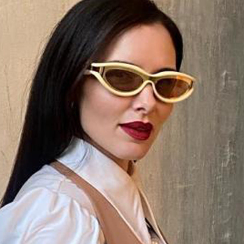 Ladies Cat-Eye Sunglasses with protective UV protection and stylish frame Kalsten