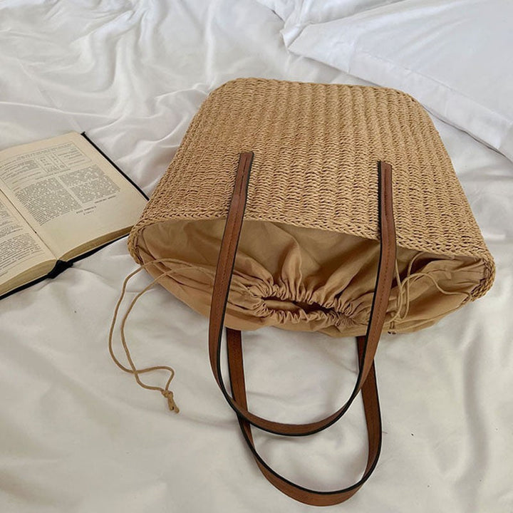 Spacious straw bag with sustainable leather handles Kalsten