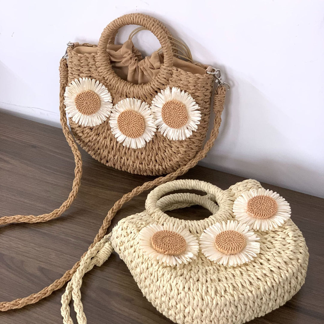 Handbag made of natural material with floral accents Kalsten