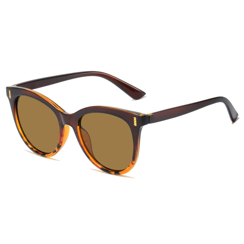 Women's fashionable cat-eye sunglasses with striking design Kalsten