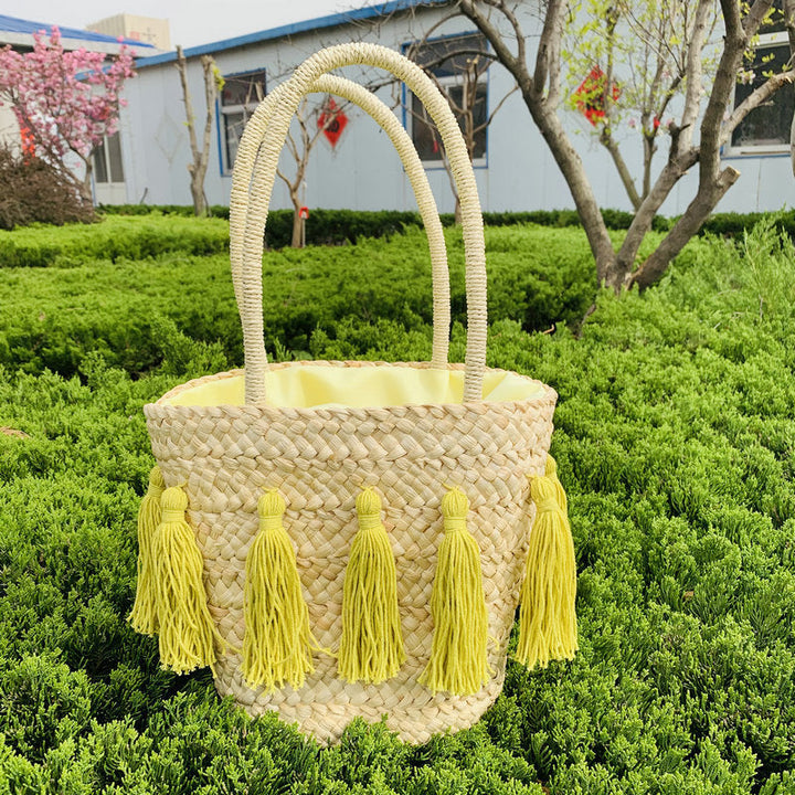 Trendy basket bag with tassels Kalsten