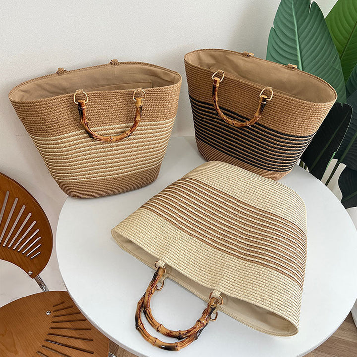 Stylish straw bag with high-quality wooden handle Kalsten