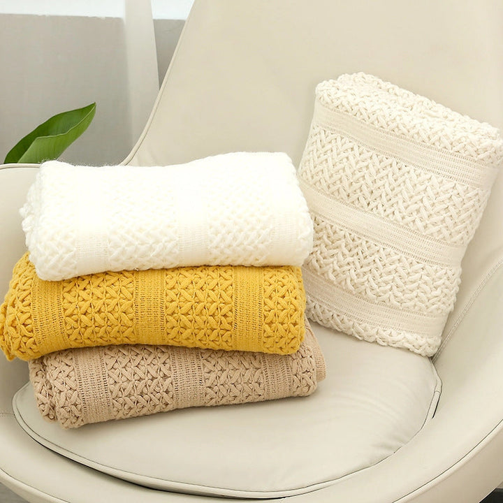 Ladies Large Knitted Blanket Kalsten