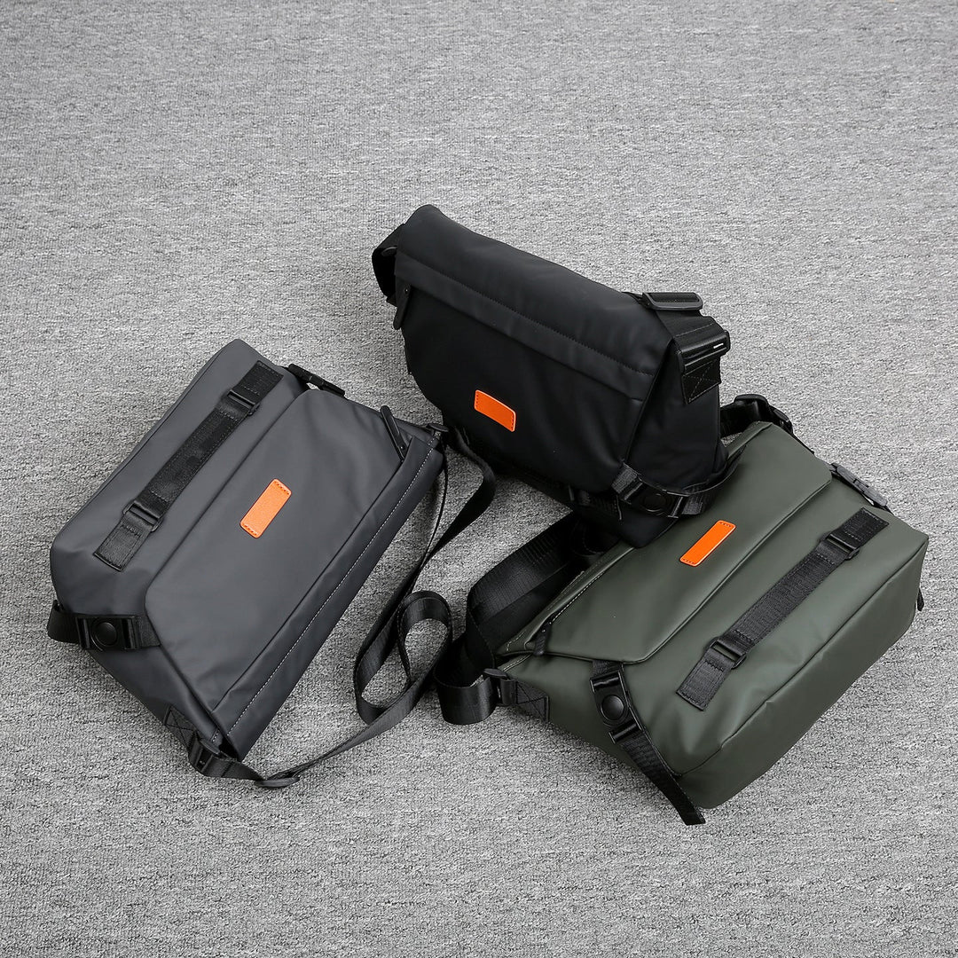 Stylish shoulder bag with versatile compartment options Kalsten
