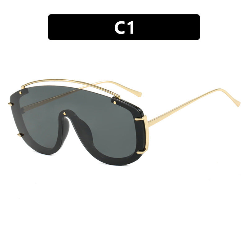 Women's masculine sunglasses with fashionable gradients and golden details Kalsten
