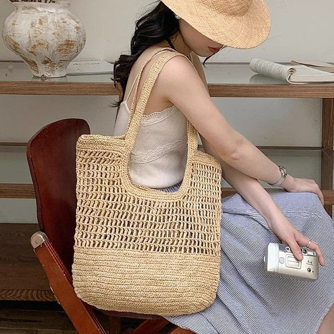 Spacious basket bag with fine mesh structure Kalsten