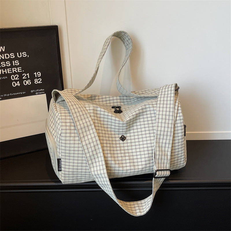 Women’s sporty and stylish travel bag Kalsten