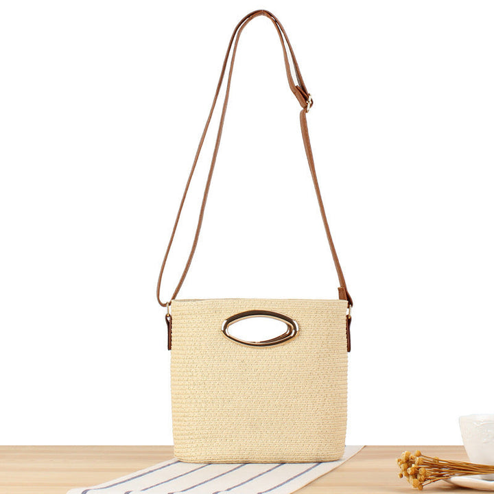 Shoulder bag made of hand-woven natural material with elegant ring closure Kalsten
