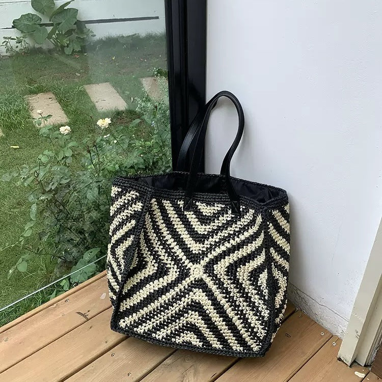 Designer basket bag with graphic pattern Kalsten