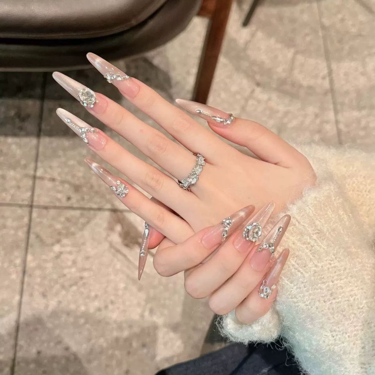 Glamorous artificial nail tips with elegant decorations Acalora