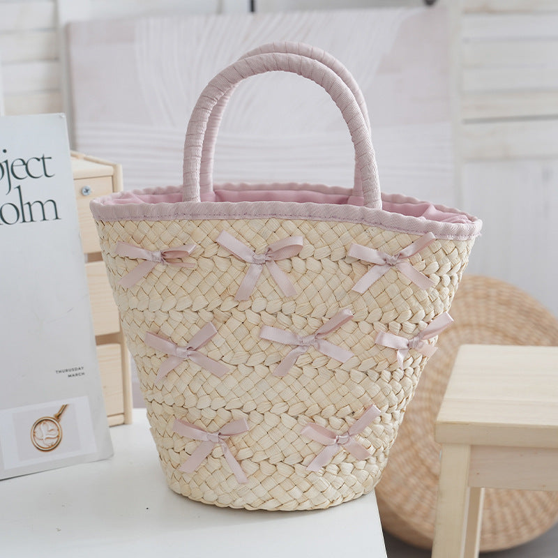 Basket bag with delicate bows and Kalsten lining