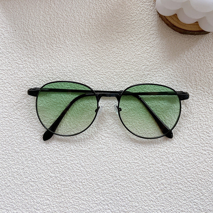 Fashionable sunglasses with round frame and intricate design Kalsten