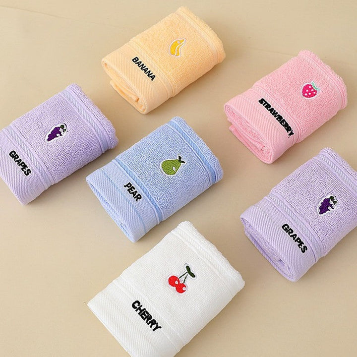 Ladies cotton towel with fresh pear motif Kalsten
