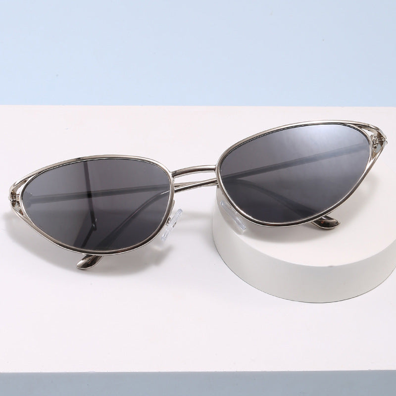 Trendy Cat-Eye Sunglasses with Metallic Frame Kalsten