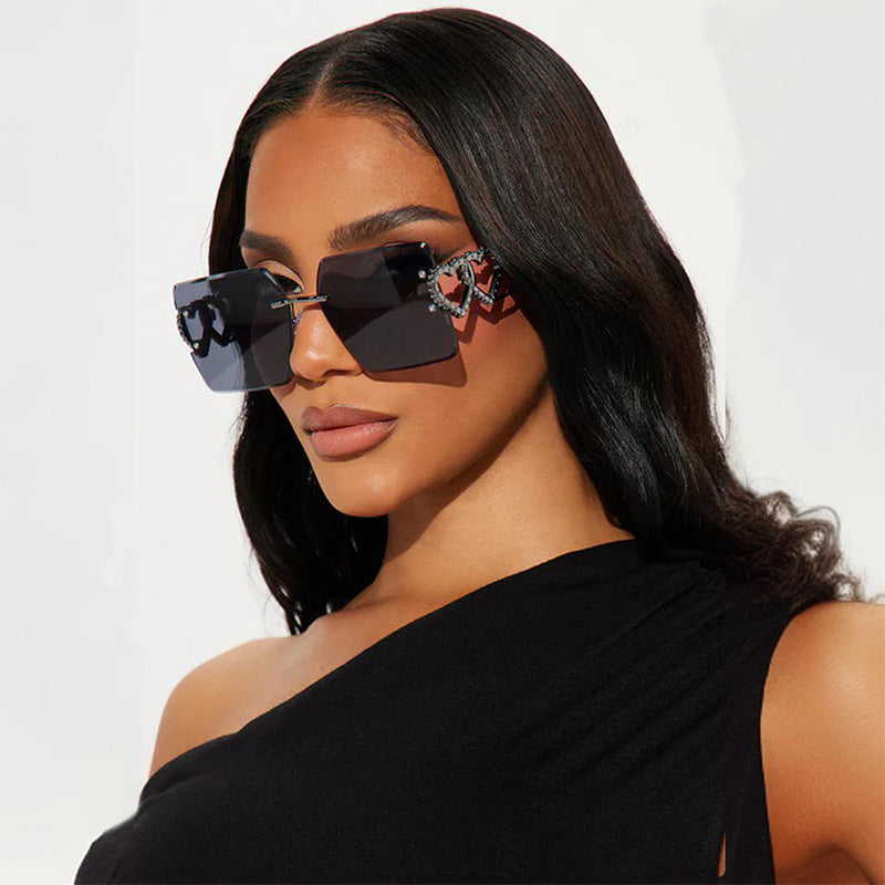 Women's fashionable sunglasses with trendy heart design Kalsten