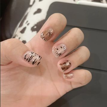Artificial Nails in Stylish Ombre Design Kalsten