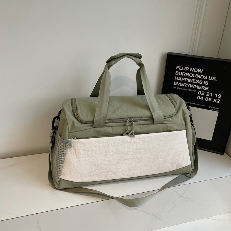 Sporty travel bag with sturdy carrying handles Kalsten