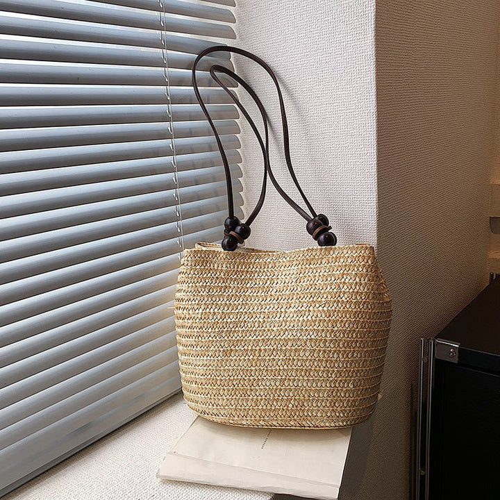 Hand-crocheted tote bag with sturdy fabric handles Kalsten