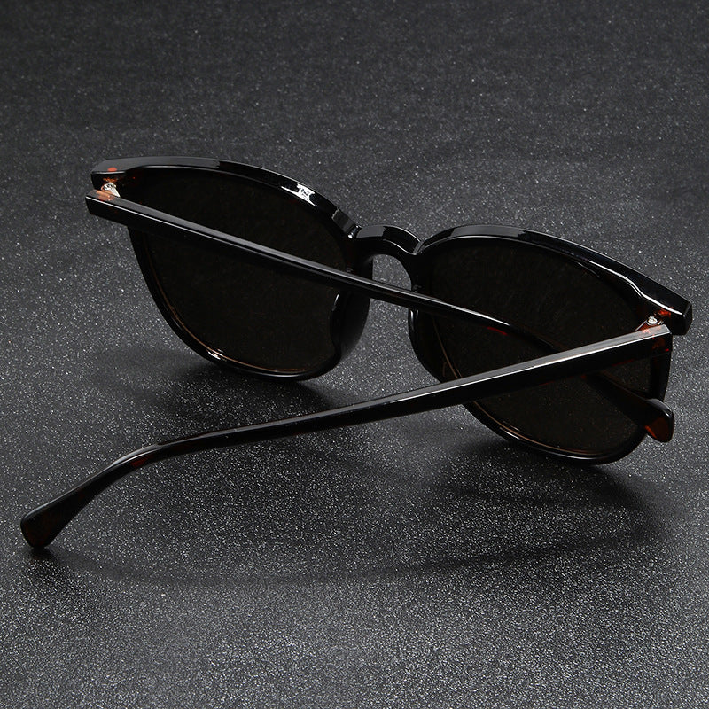 Women's fashionable sunglasses in a unique design with UV protection Kalsten