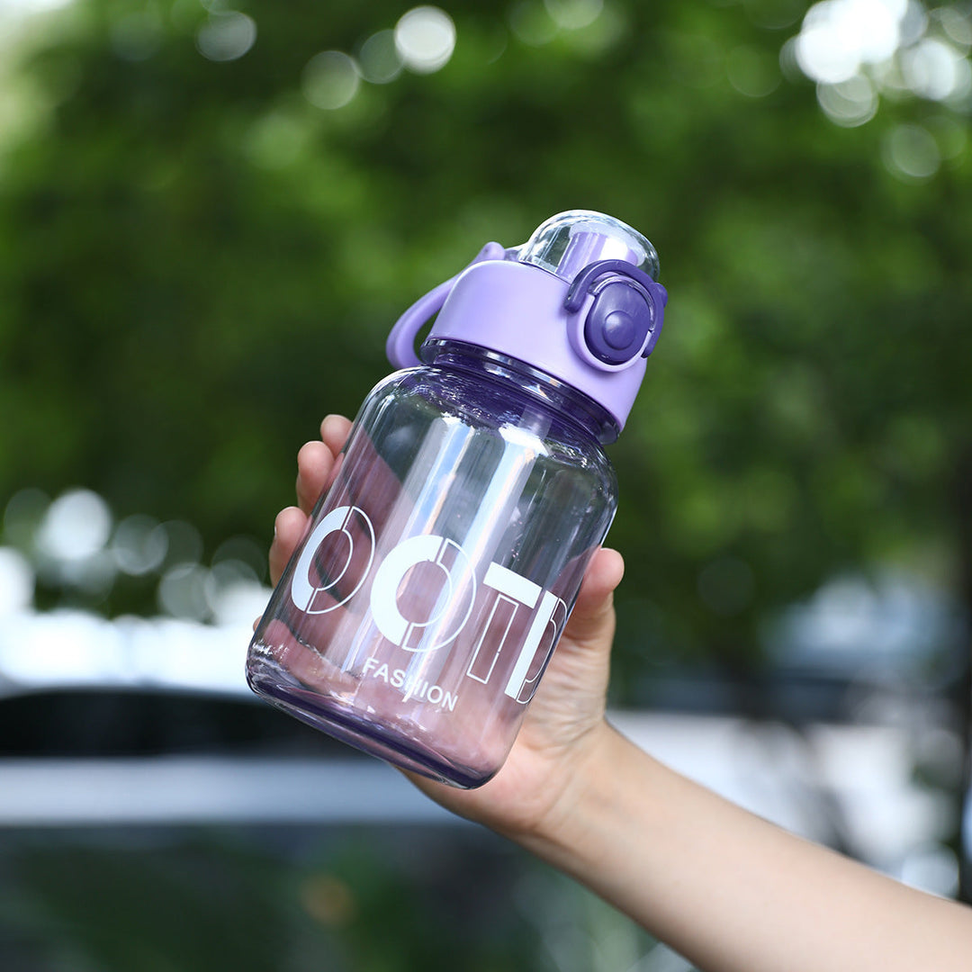 Women's transparent sports water bottle with practical Kalsten attachment