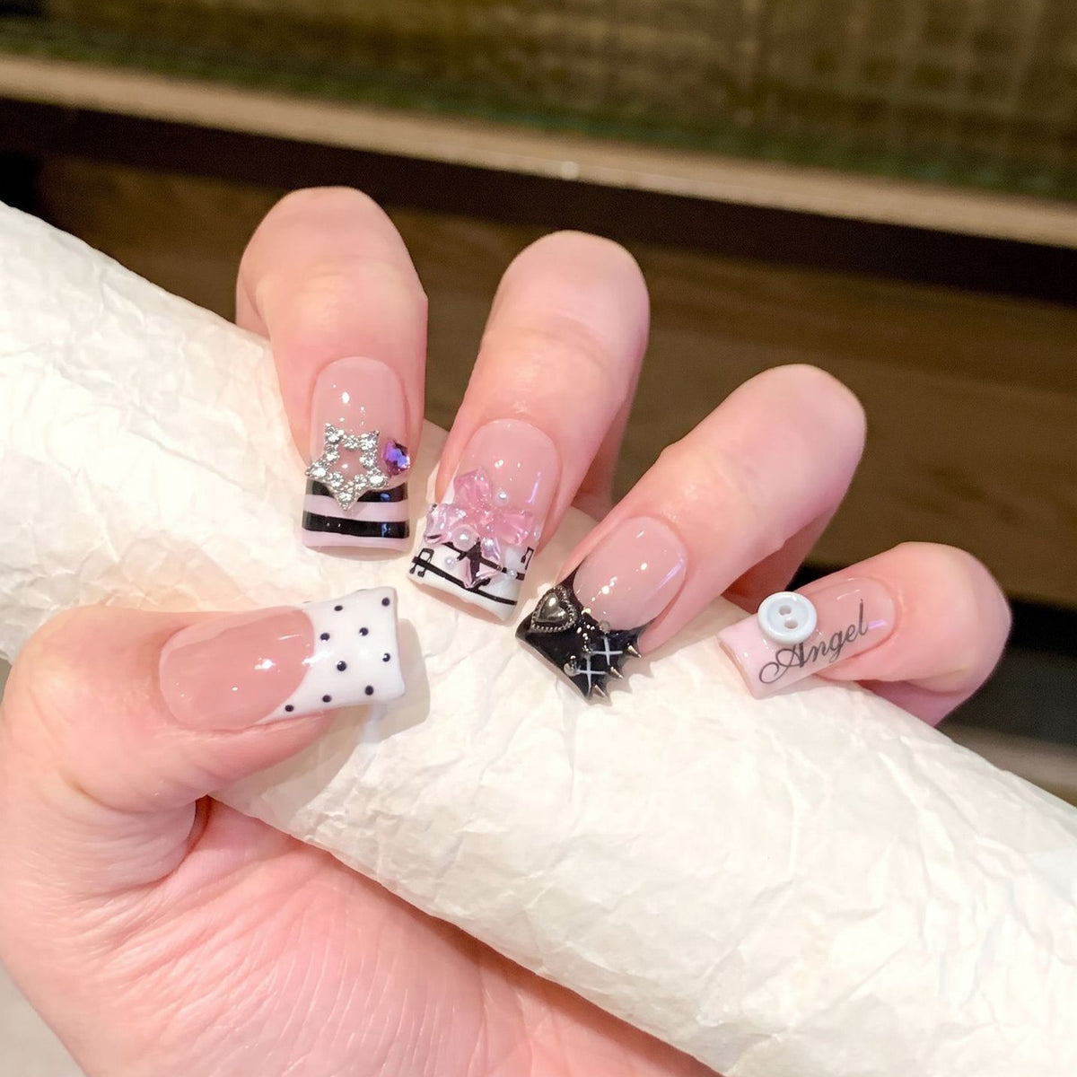 Artistic Designer Press-On Nail Set Acalora