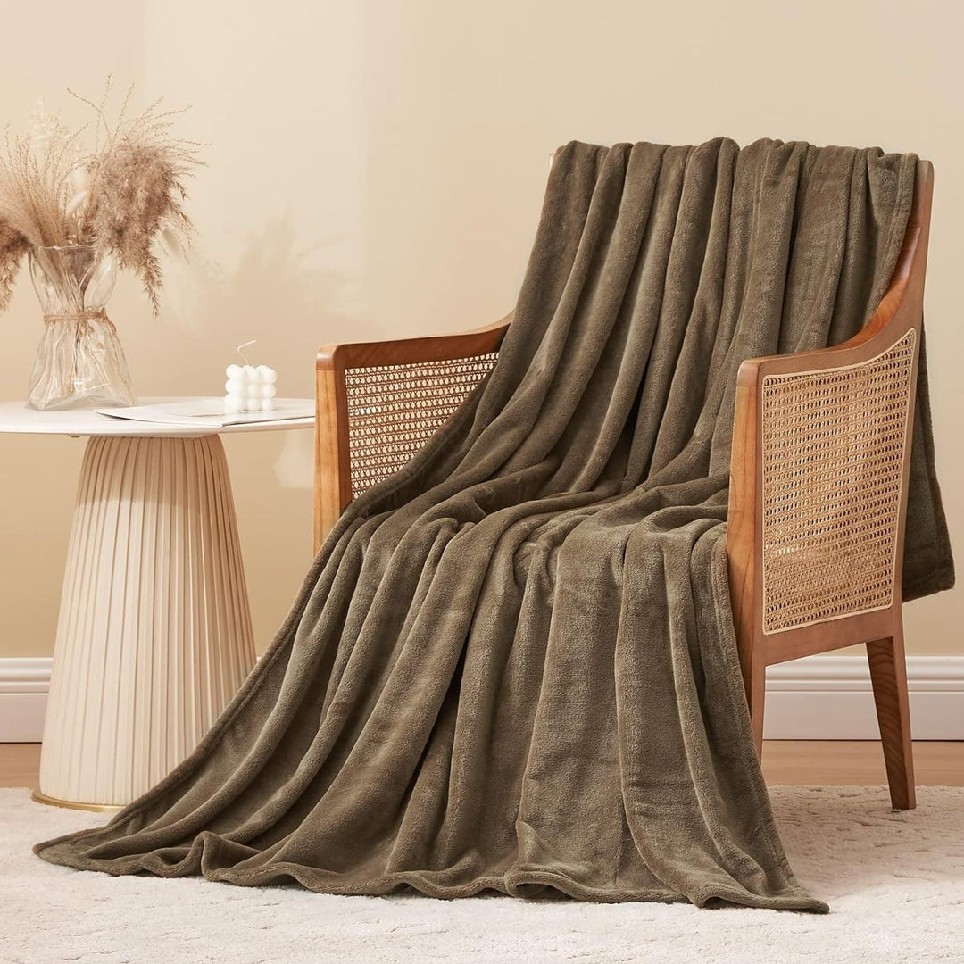 Cozy Plush Throw Blanket Kalsten