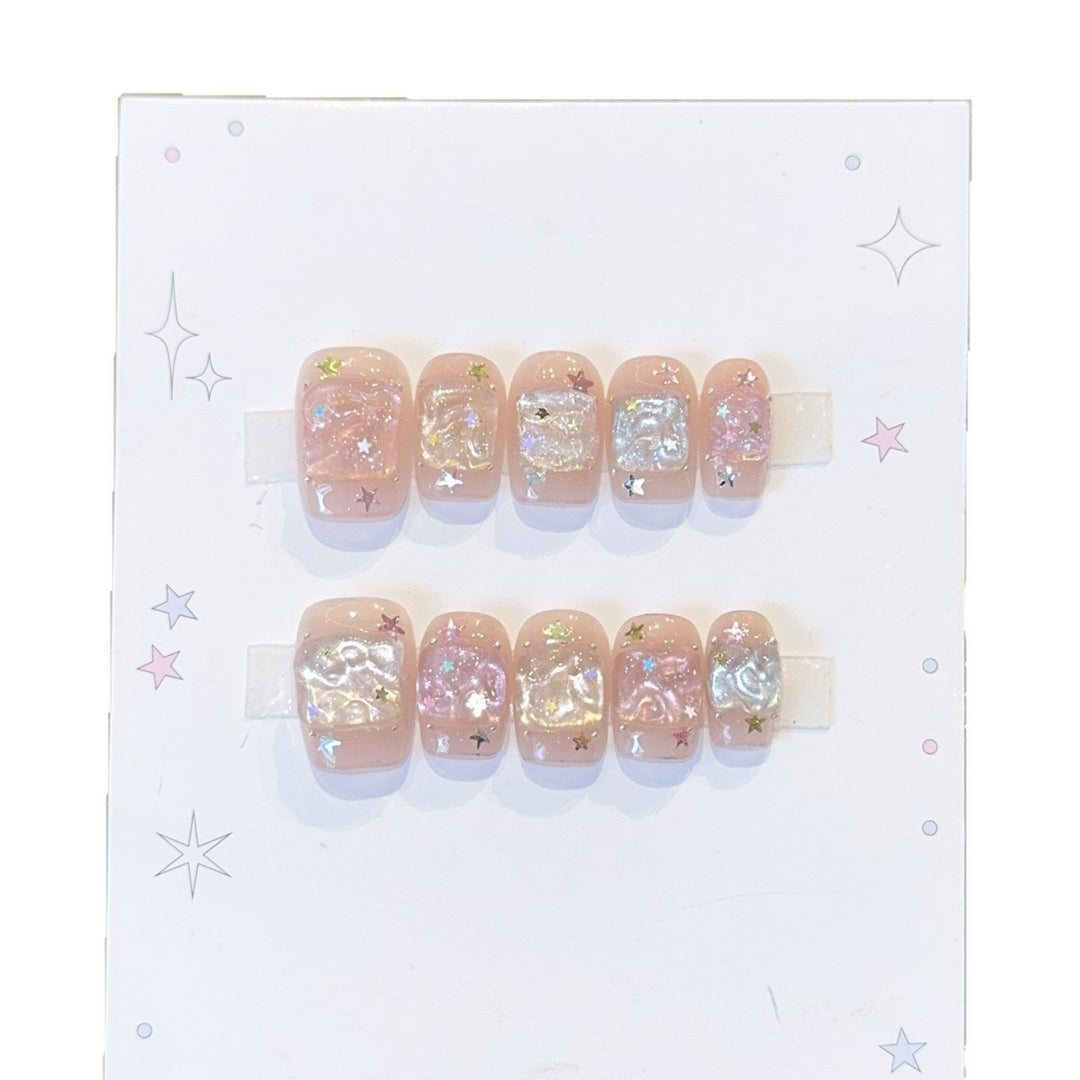 Artificial Nails in Innovative Glitter Design Kalsten