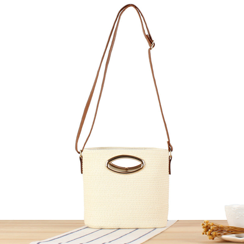 Shoulder bag made of handwoven natural material with elegant handle Kalsten