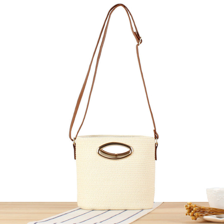 Shoulder bag made of hand-woven natural material with elegant ring closure Kalsten