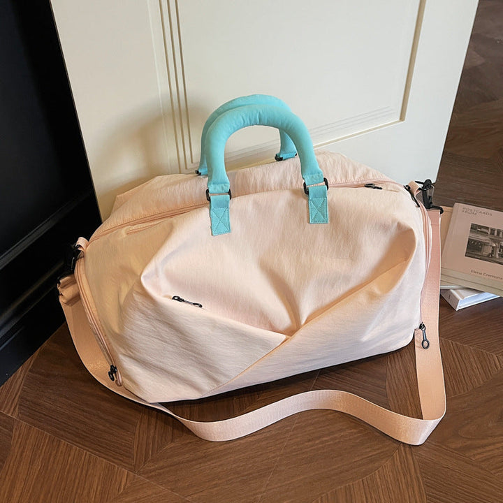 Stylish travel bag with ergonomic design Kalsten