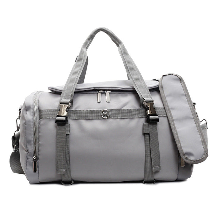 Sporty travel bag with adjustable shoulder strap and several compartments Kalsten