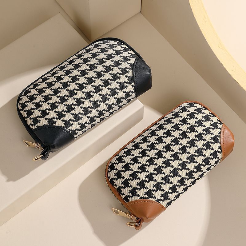 Elegant Houndstooth Zip Pouch Kalsten