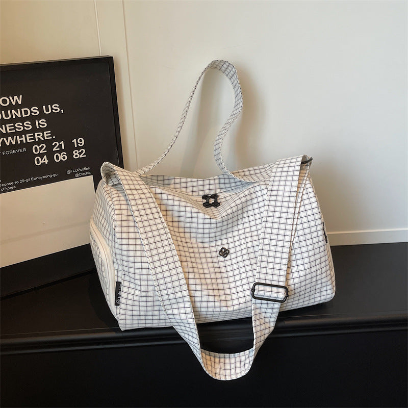 Women’s sporty and stylish travel bag Kalsten