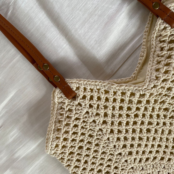 Hand-knotted shoulder bag with sunflower pattern Kalsten