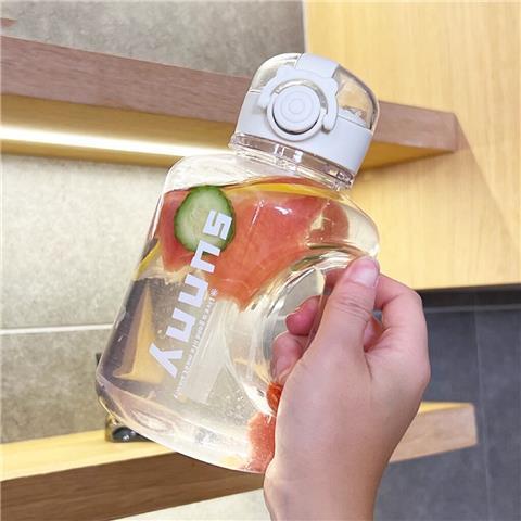 Ladies BPA-free drinking bottle with practical spout Kalsten