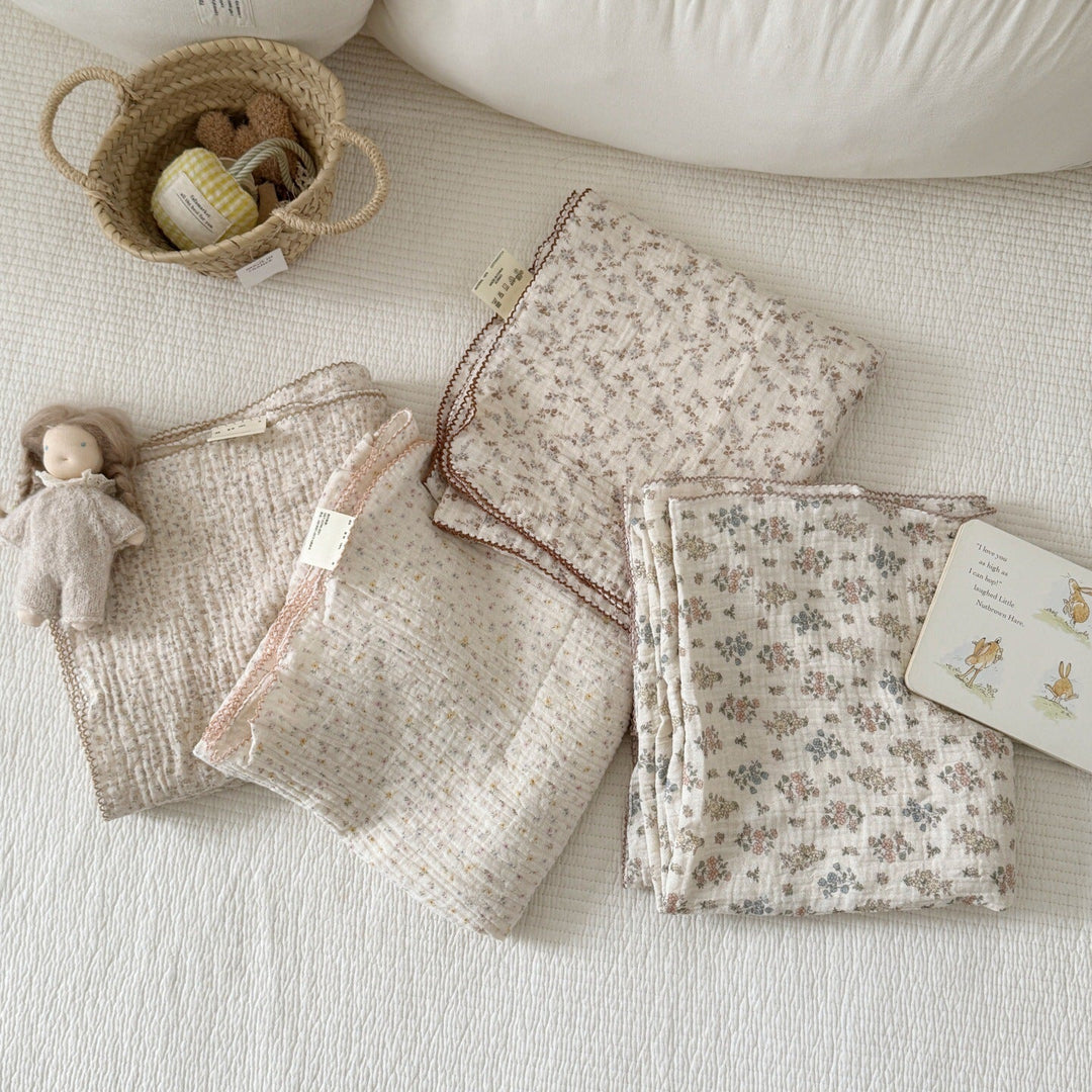 Unisex Cozy Muslin Blanket with Delicate Flower Pattern Kalsten