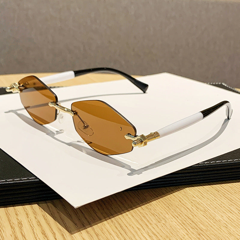 Women's futuristic sunglasses with oversized rectangular frame Kalsten